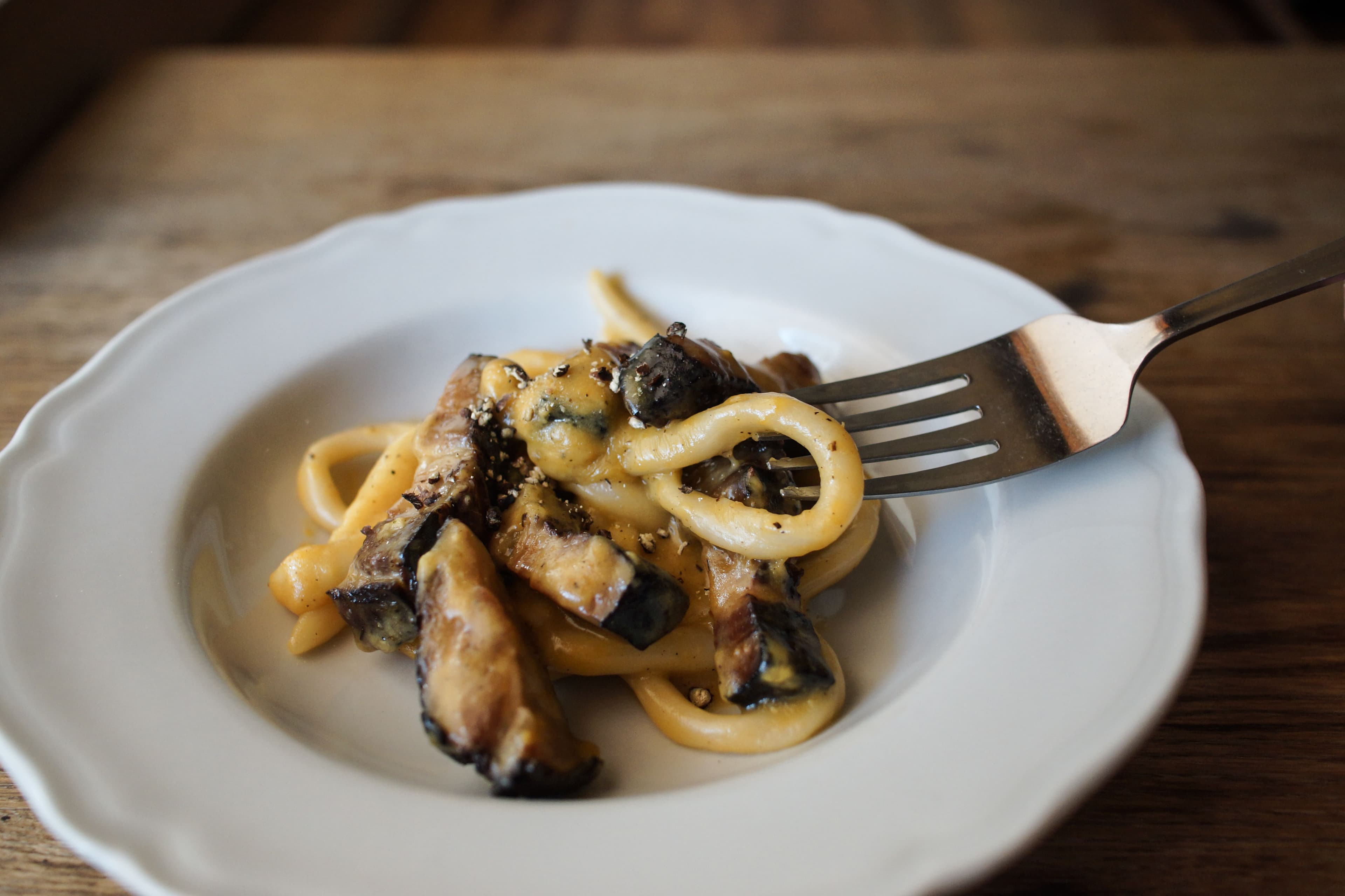 厚切りベーコンの濃厚カルボナーラ