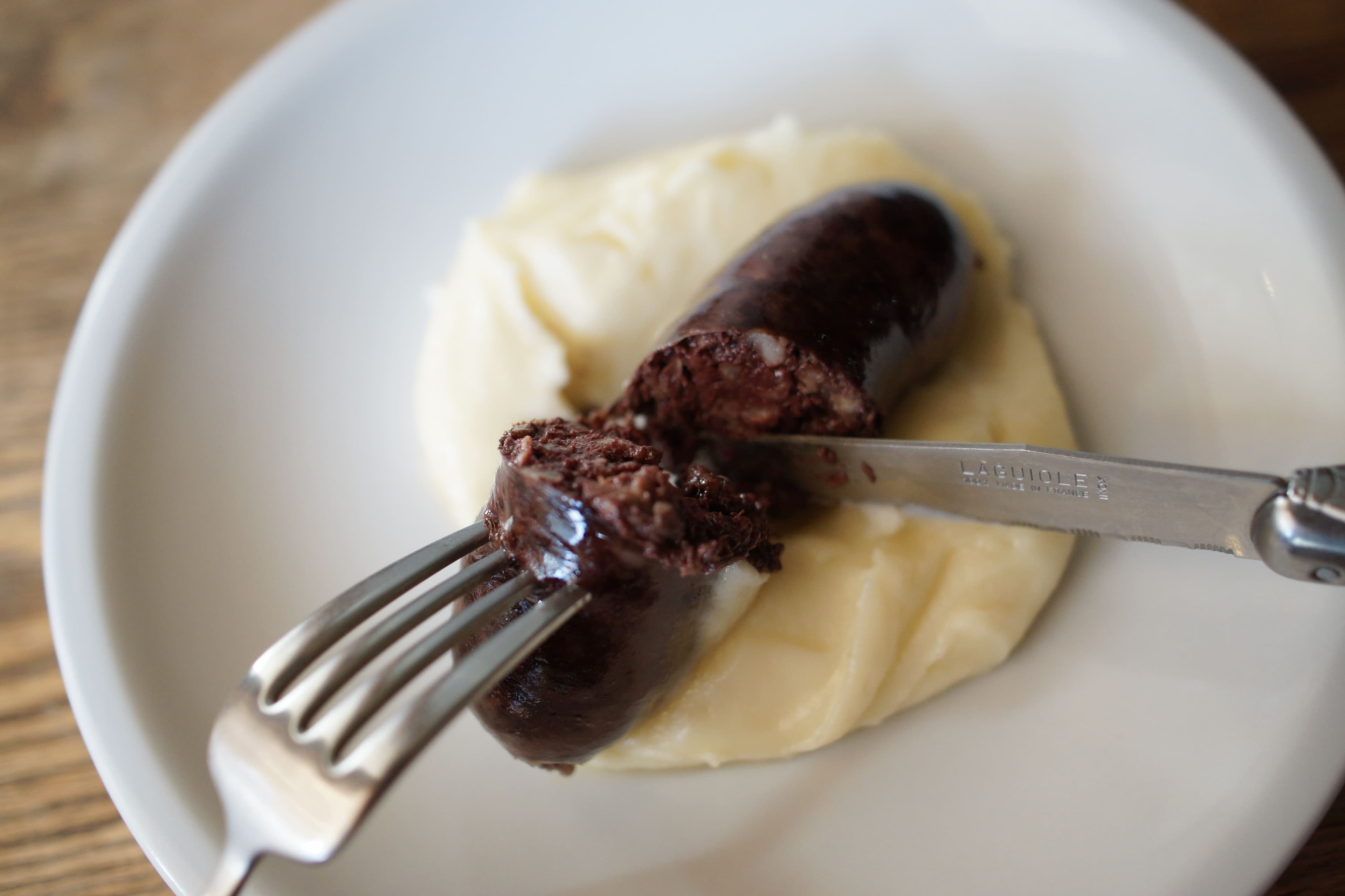 ブータンノワールのマッシュポテト添え